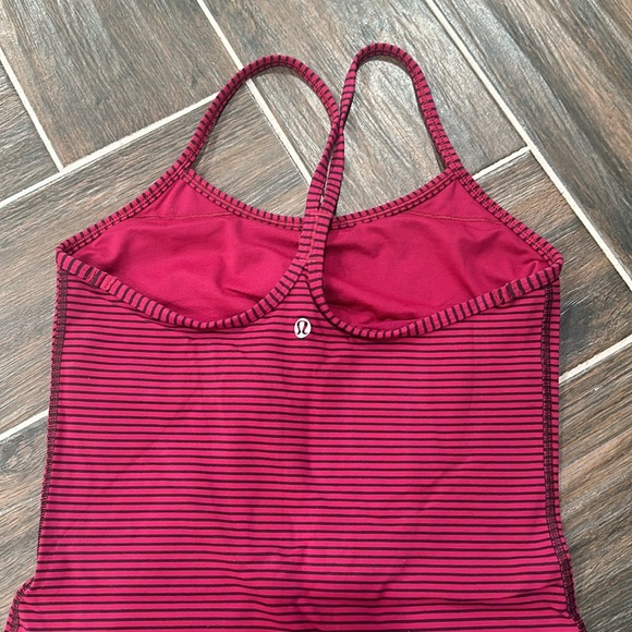 Lululemon - Picture 3 of 5